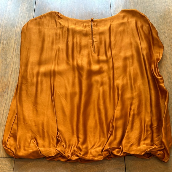 New with tags Anthropologie Silky Cropped Top - Picture 2 of 4